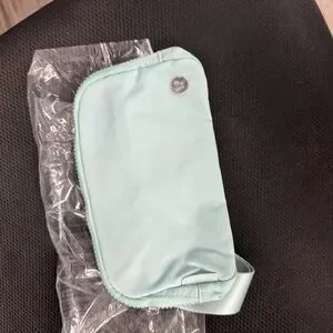Lululemon Everywhere Belt Bag Large Pouch – NWT