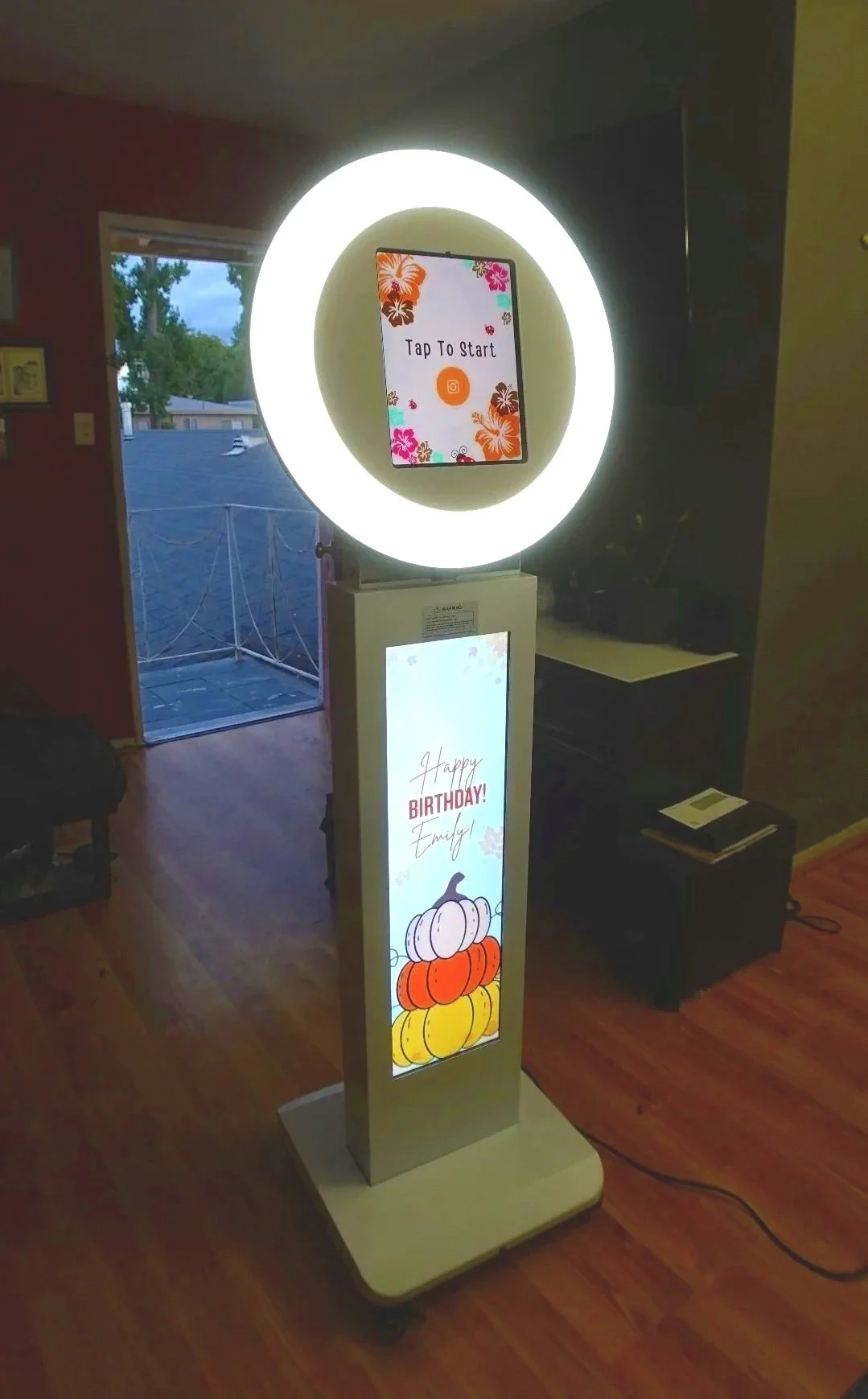 The Premium Digital Booth
       (Custom Screens)
