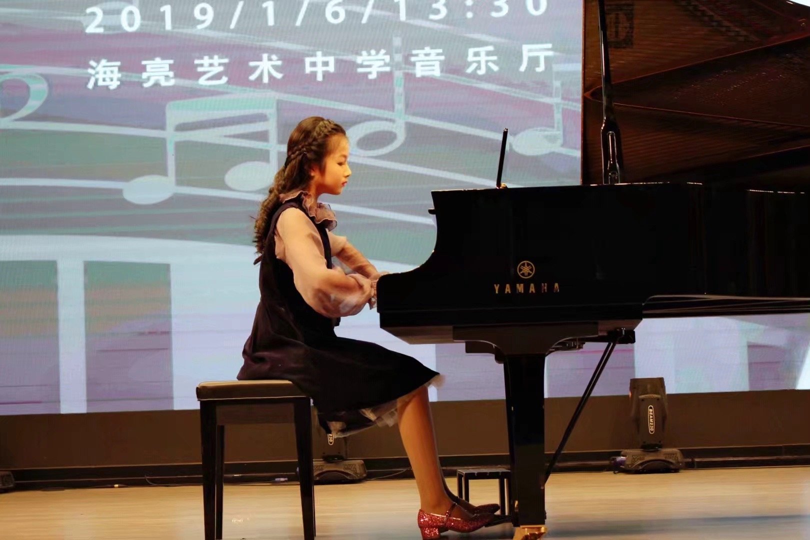 钢琴表演5.JPG