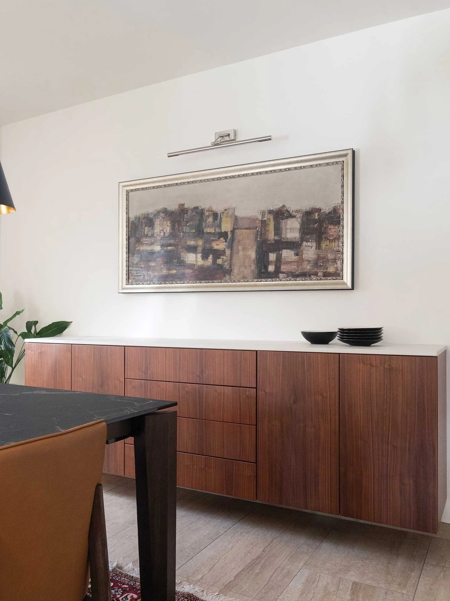 Komoda v jedilnici po meri.