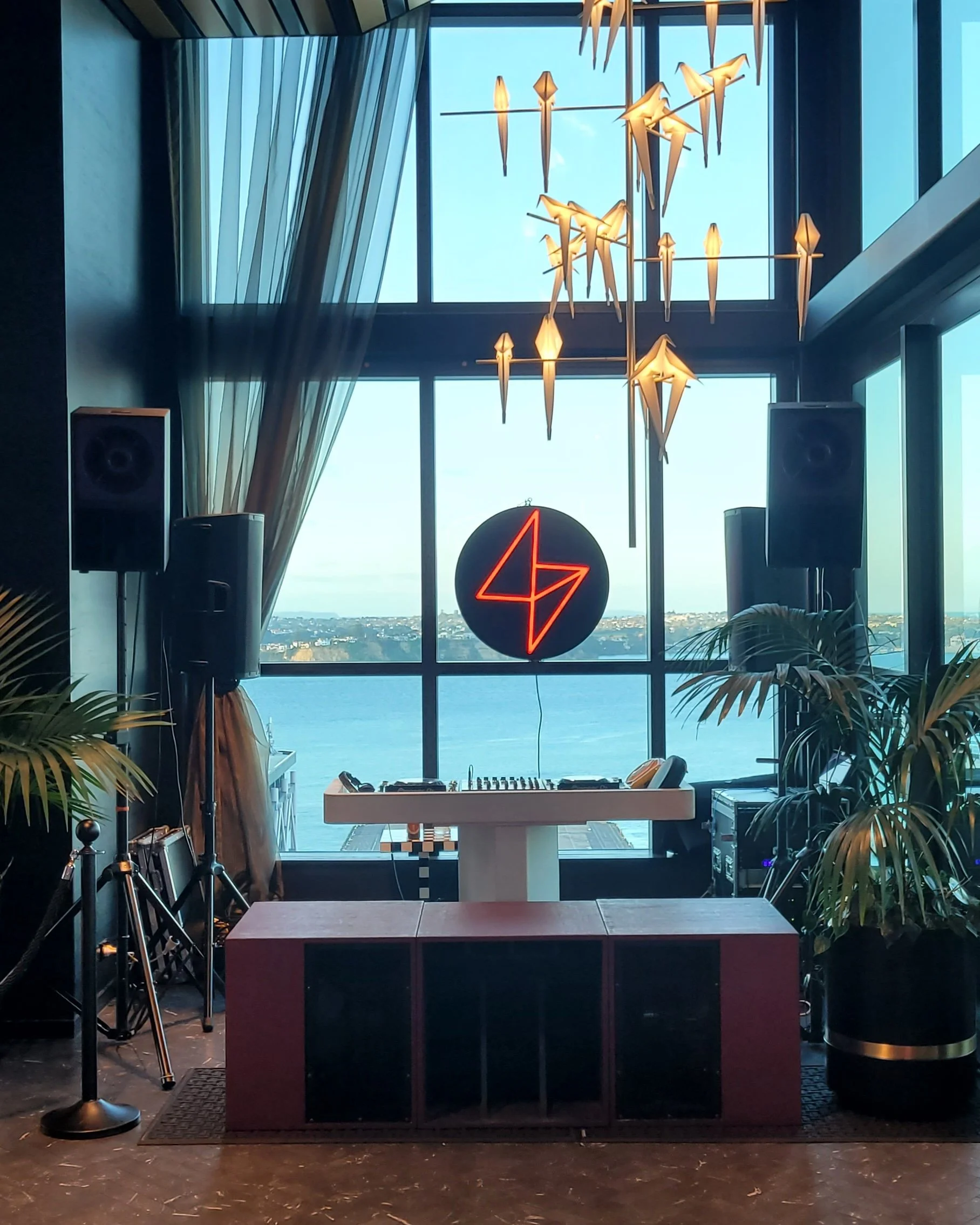 Blackcurrant Soundz PA set up at the penthouse bar in Hi So hotel in Auckland. Headlined by Skatebard, hosted by Electric Rush