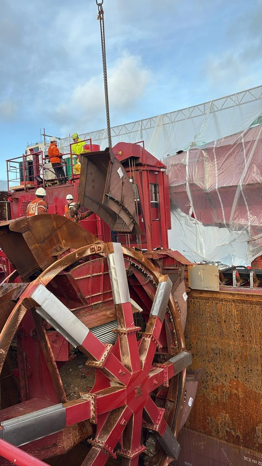Graafbakken voor losinstallatie schip
