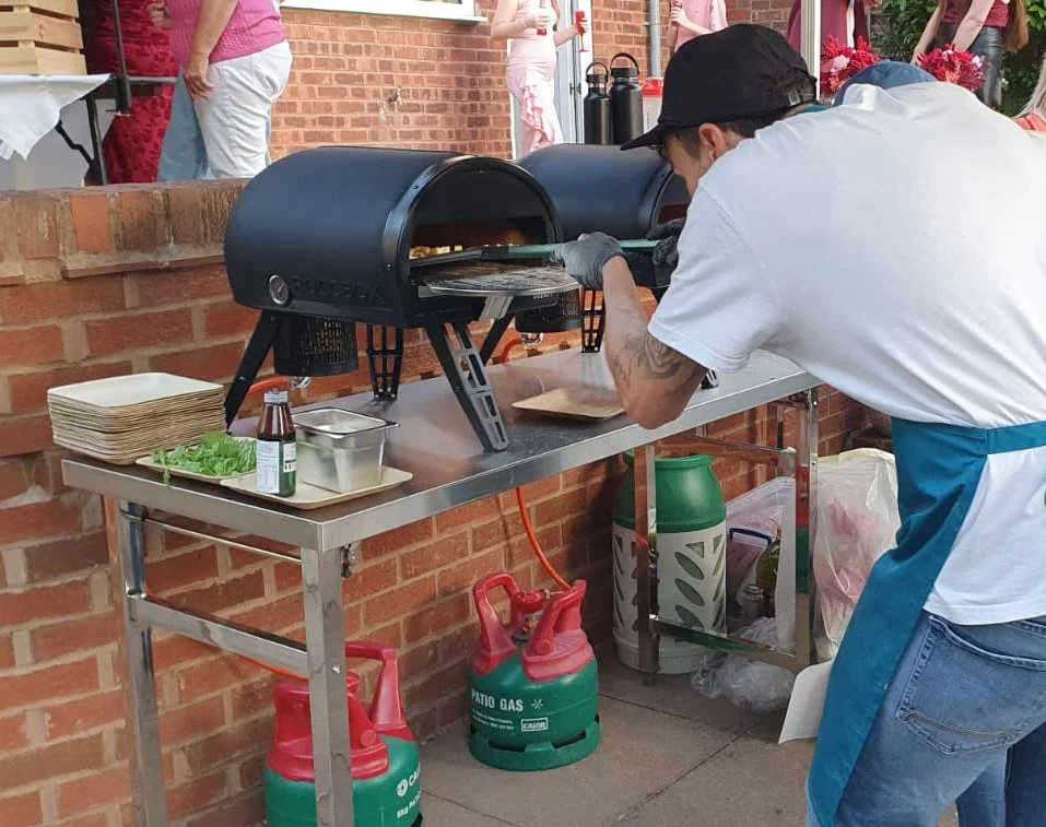 aris-pizza-mobile-setup-01.jpg