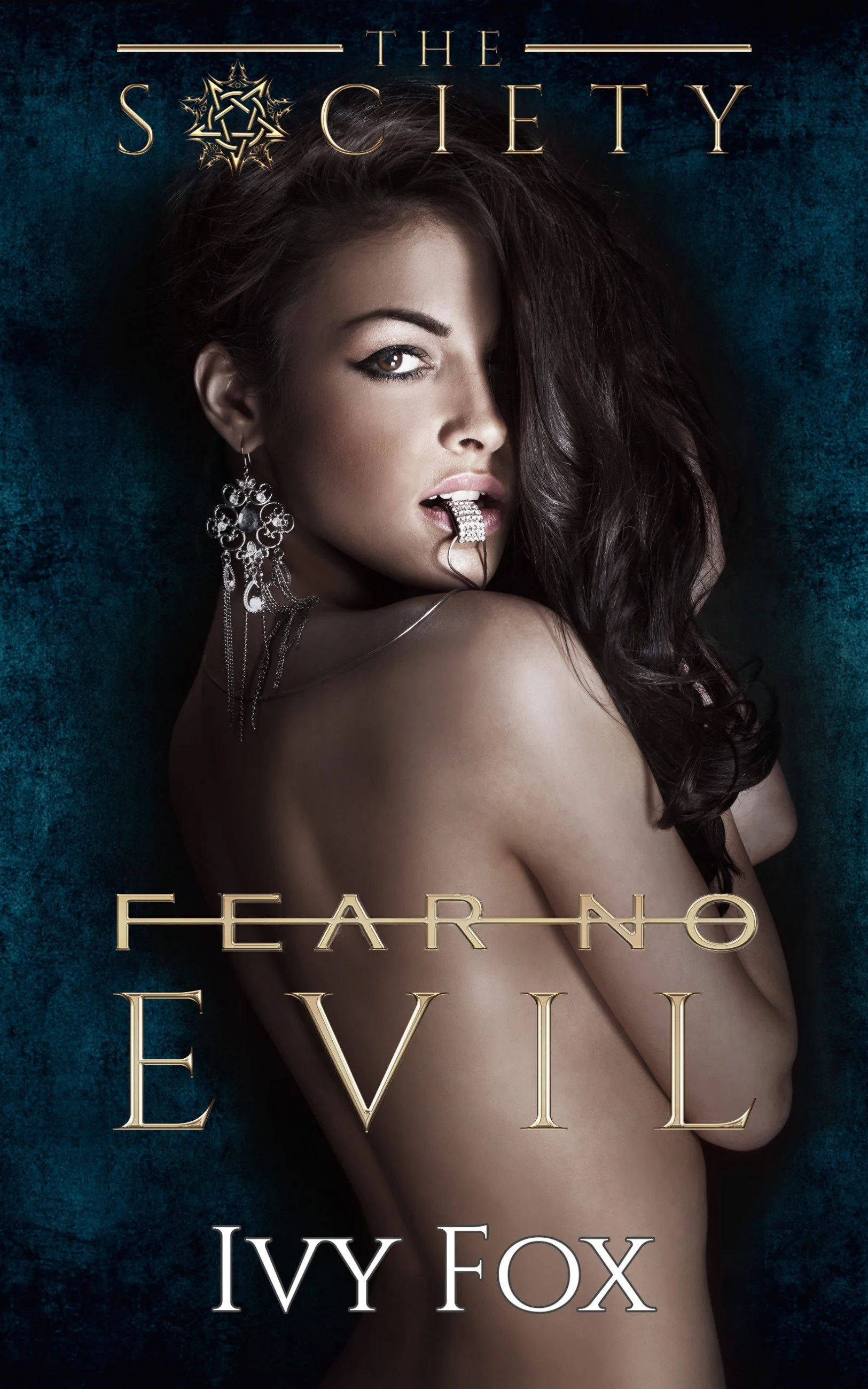 Book Cover of Fear No Evil by Ivy Fox