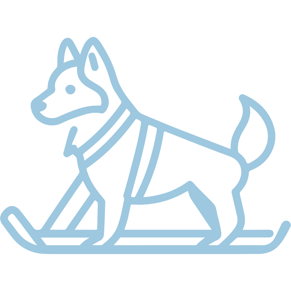 Silhouette d'un chien de traîneau sur la neige, portant un harnais.