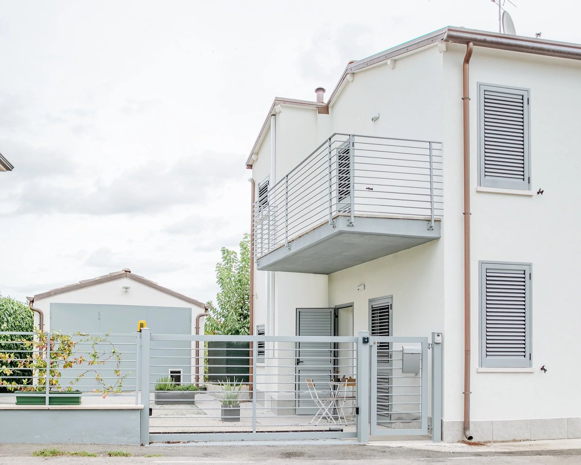 Vista esterna principale della casa.