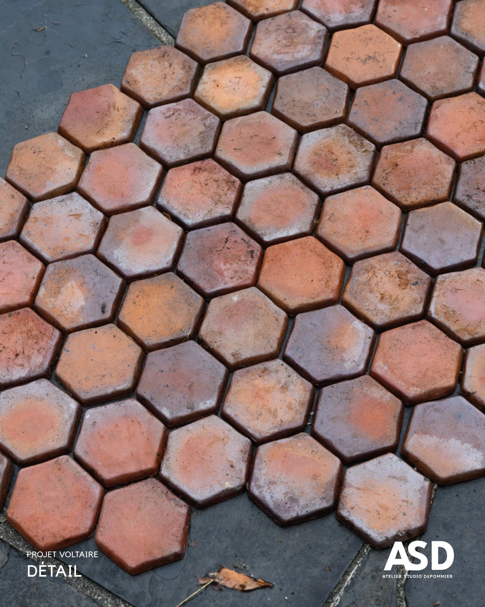 [Projet Voltaire] &ndash; R&eacute;novation compl&egrave;te d&rsquo;un appartement, Paris.

R&eacute;novation men&eacute;e dans le respect du b&acirc;ti ancien, avec une attention port&eacute;e aux mat&eacute;riaux sains et &agrave; la p&eacute;renni