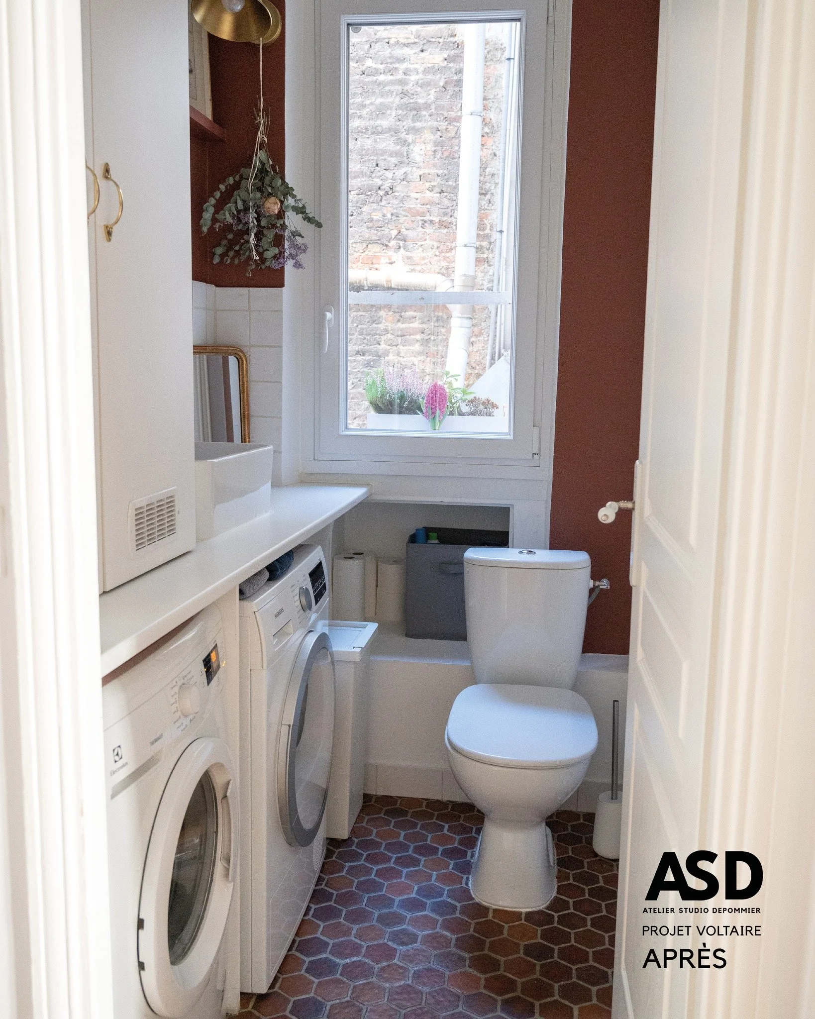 [Projet Voltaire] &mdash; R&eacute;novation compl&egrave;te d'un appartement des ann&eacute;es 1870, Paris.

Transformer une ancienne cuisine en buanderie-toilettes. C'est l'une des d&eacute;cisions les plus structurantes du projet, et qui est tomb&e