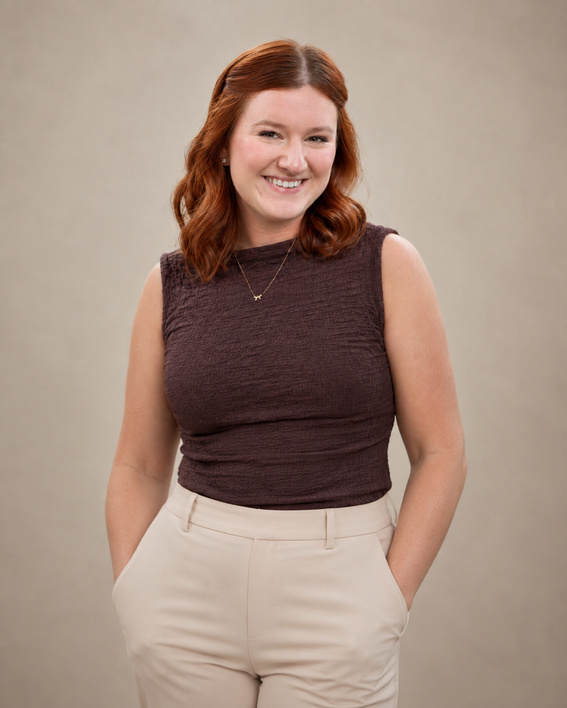 Abigail, floral designer and wedding planner at Bee Wild Designs.