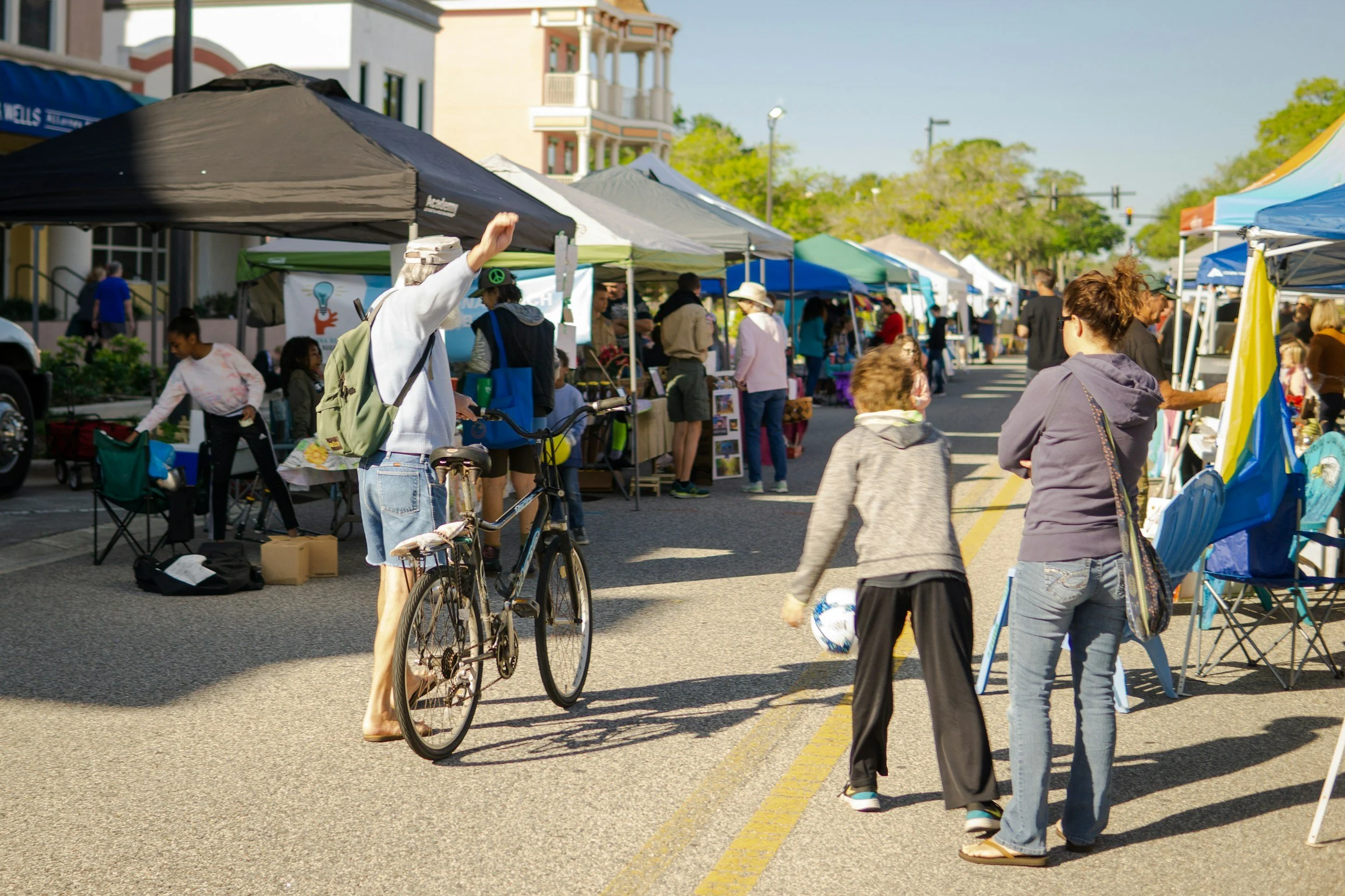A Taste of Shabbat at the Kent Farmers Market