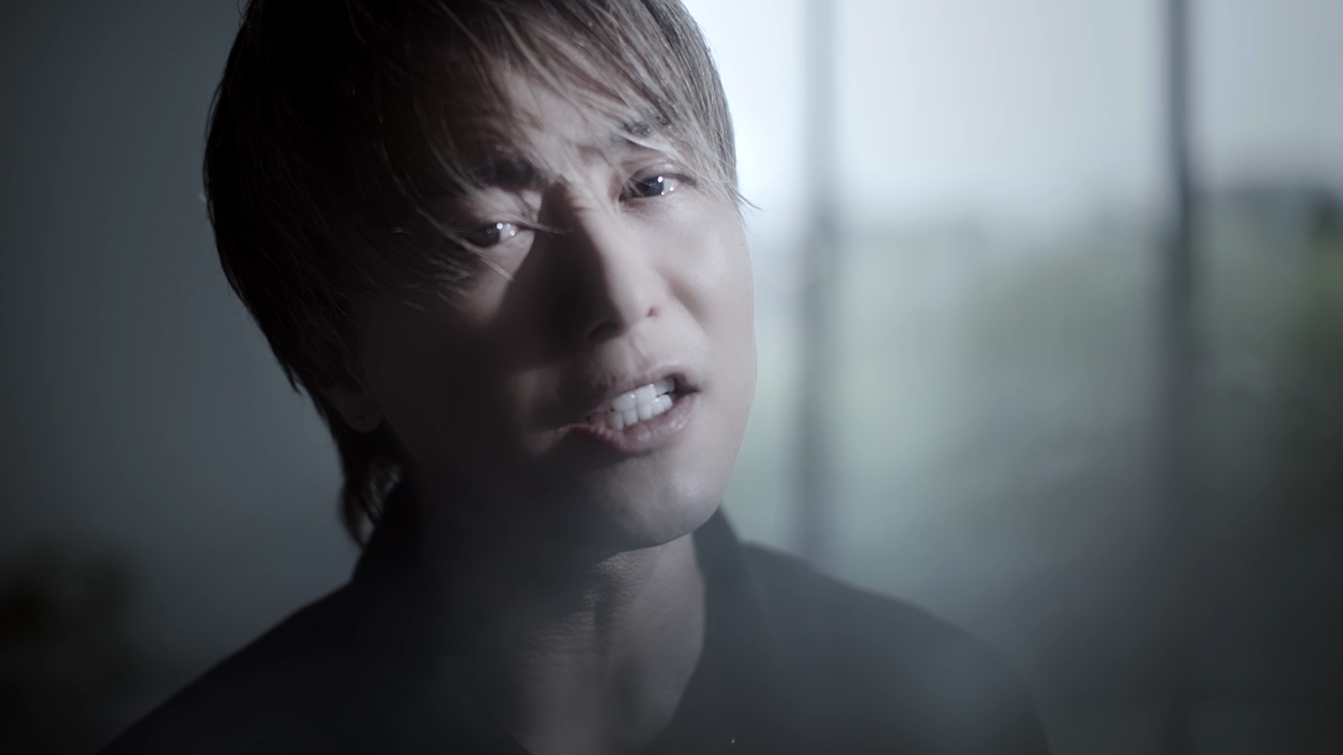 exile_takahiro「unconditional」_mv (Original).00_01_40_07.静止画001.png