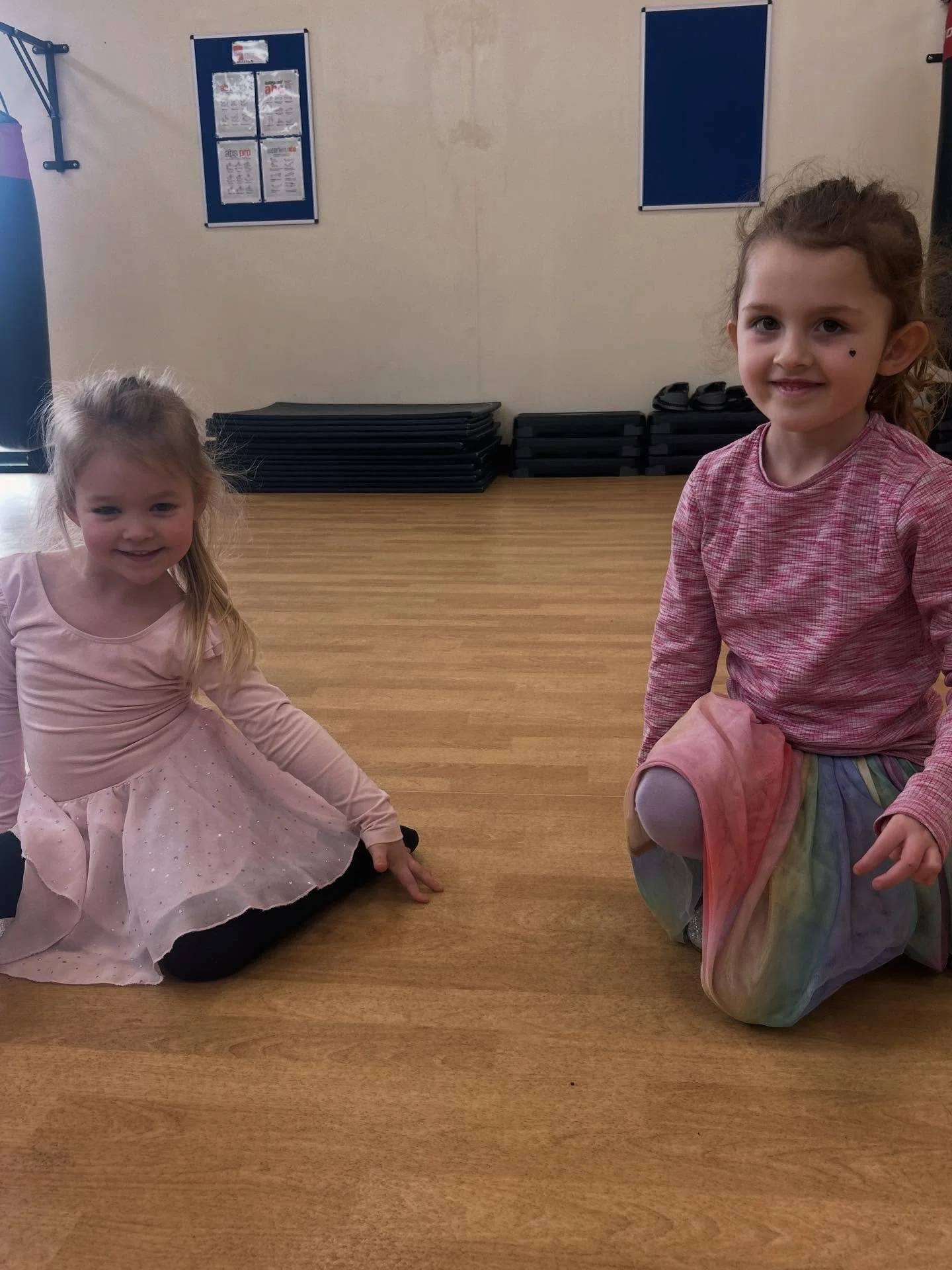 🖤 Dance Day 1 🖤

We had an amazing day and everyone was brilliant 🤩 

Thank you for coming 🌟 See you tomorrow ❤️ 

#danceday #dancing #funday #fundance