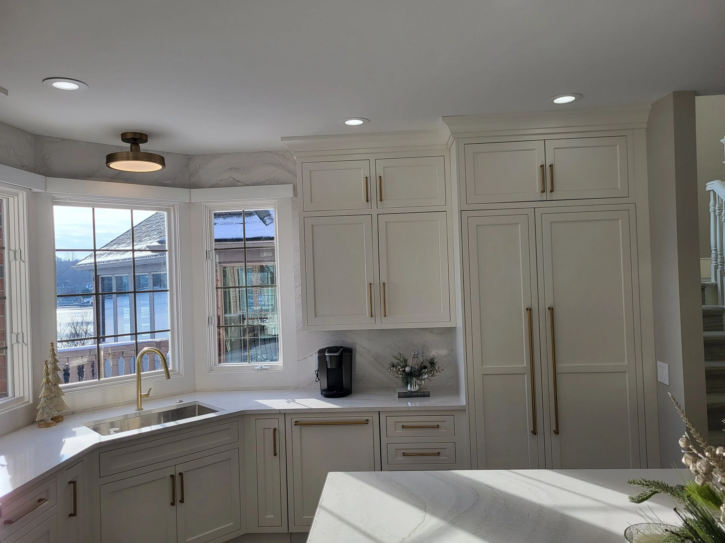 bathroom cabinets store