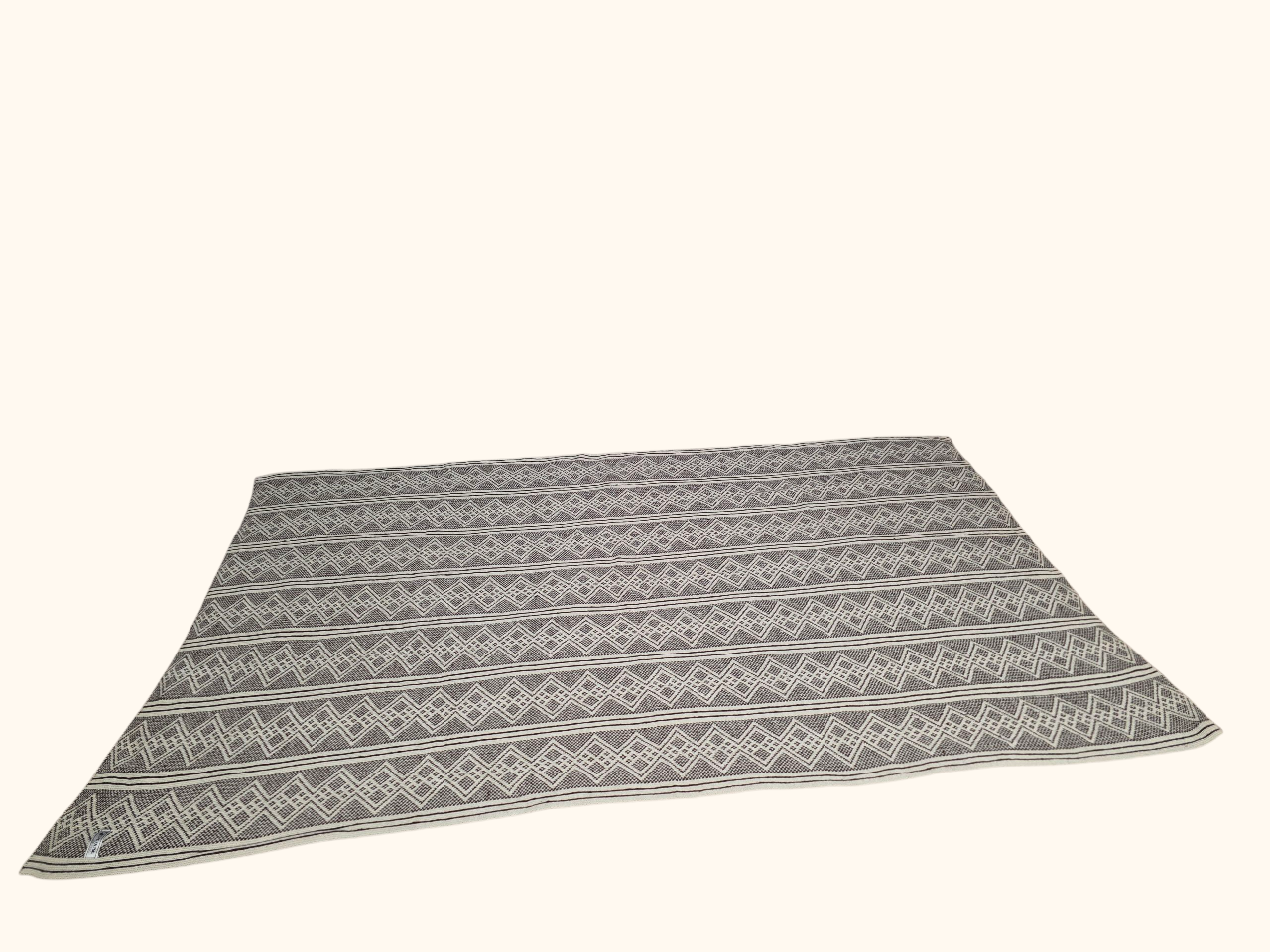 summit-selva-baby-alpaca-blanket-soft-artisan-dark-brown-and-ivory.png
