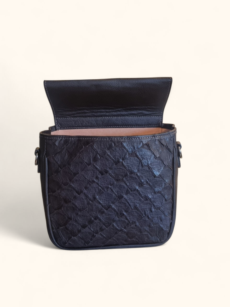 summit-selva-paiche-leather-exotic-amazon-shotgun-shell-pouch-artisan-front-2.png