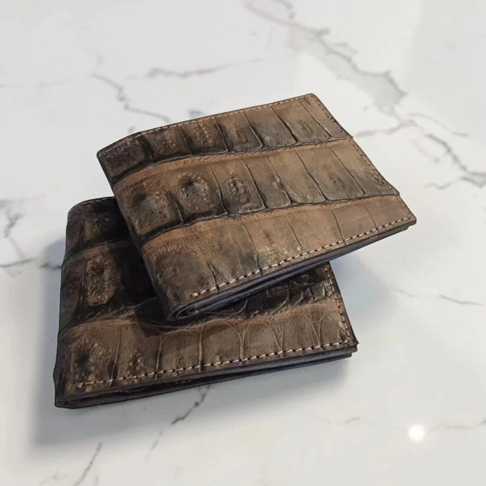 summit-selva-genuine-crocodile-leather-mens-wallets-fashion-vintage-brown-tail-luxury-artisan-exterior-single-piece-stacked-side.jpg