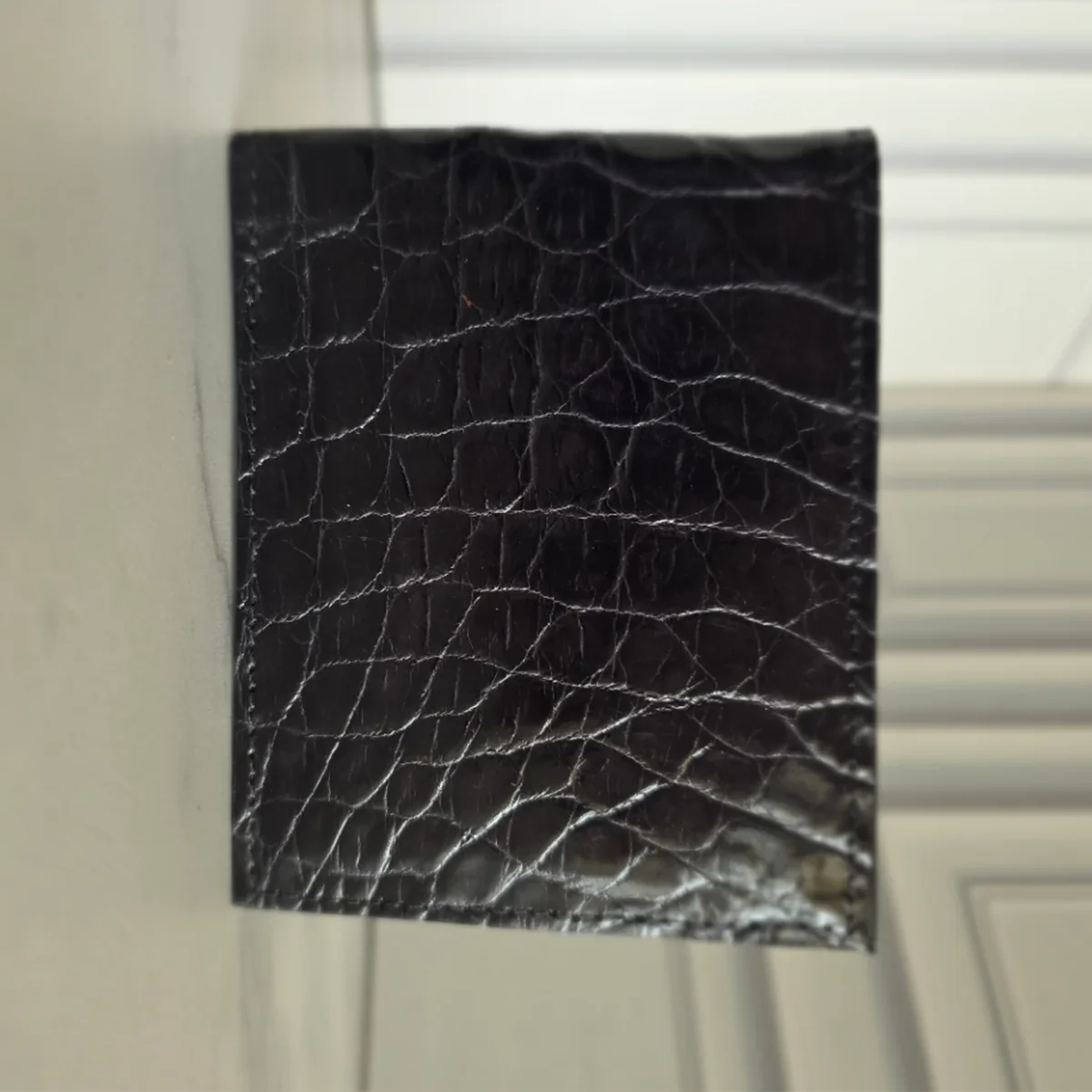 crocodile_wallet_black_2_piece_1.webp