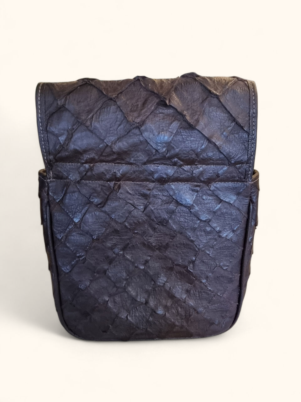 summit-selva-paiche-leather-exotic-amazon-shotgun-shell-pouch-full-paiche-with-choke-pocket-artisan-back.png