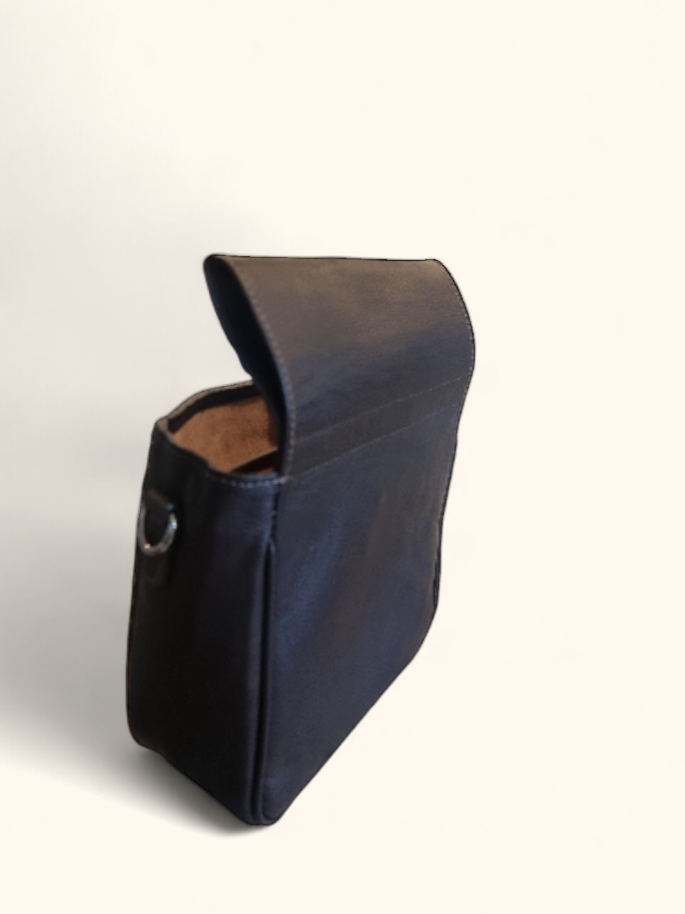 summit-selva-paiche-leather-exotic-amazon-shotgun-shell-pouch-artisan-back.png