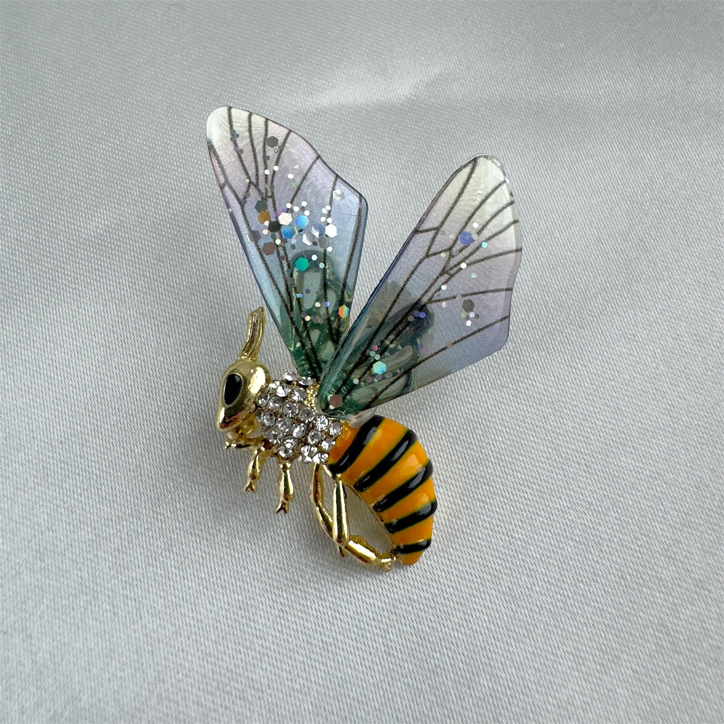 Elegant Bumble Bee Brooch: Sparkling Stone Insect Pin