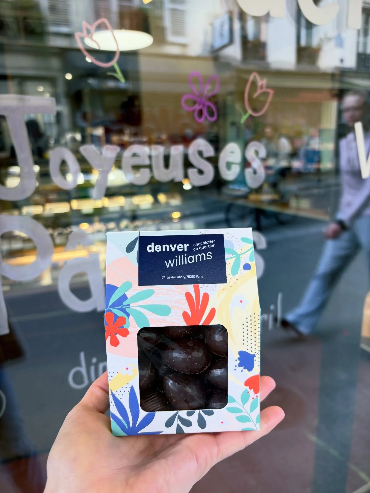 Tomorrow&rsquo;s Easter! We&rsquo;re open from 10h-19h30 today so you can get everything you need for your family meal, egg hunt, and general delight. Side-eye bunnies, hens, snails, eggs, sheep, you name it. And if you can&rsquo;t make it in this we