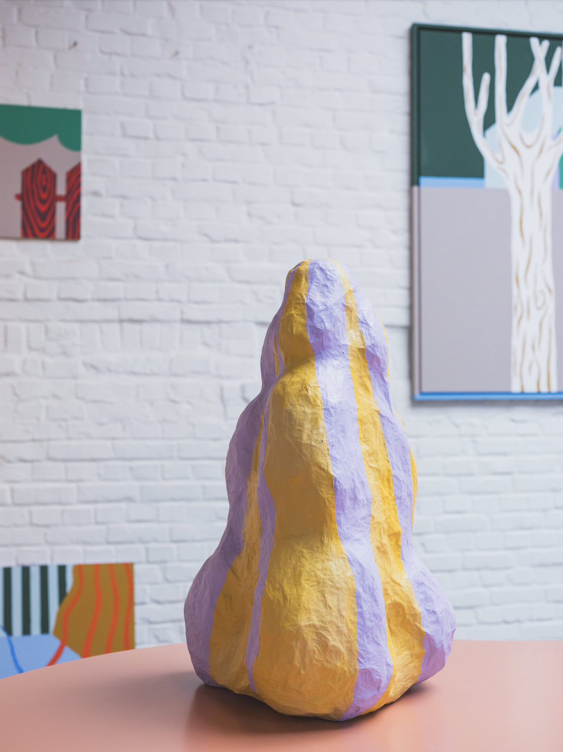 taxus / papier maché, acrylverf /
40x 35 x 62cm