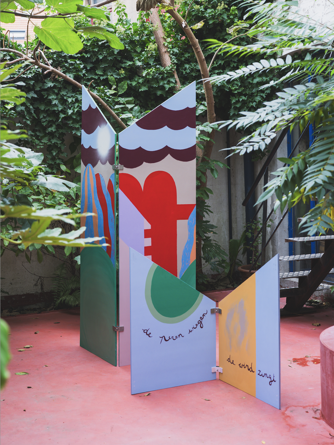 de peren wiegen de wind zingt, 2025 / acryl en oliepastel op multiplex en hitch tools / tweemaal 60x 90cm