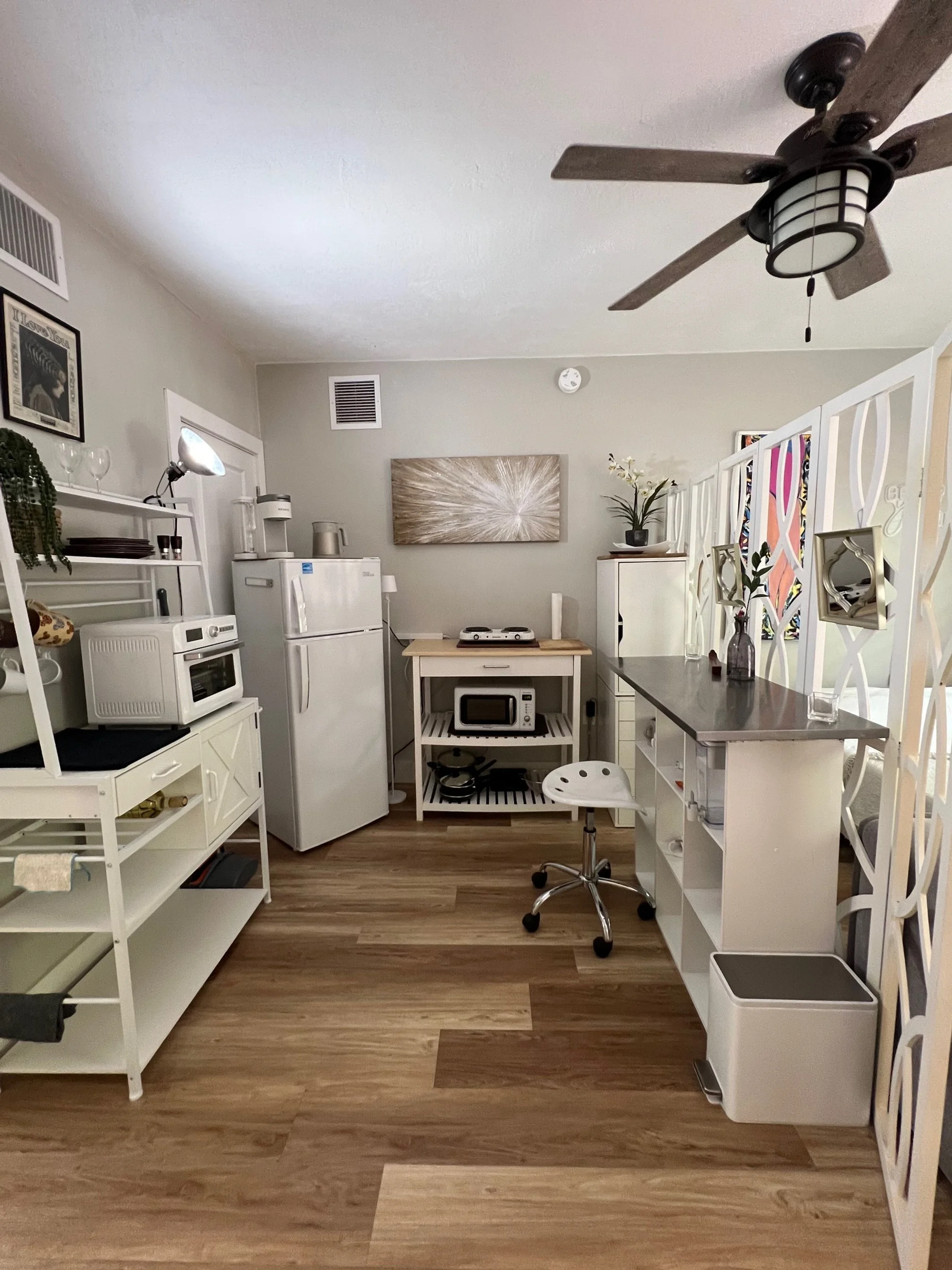 Tatum5 studio kitchen.JPG