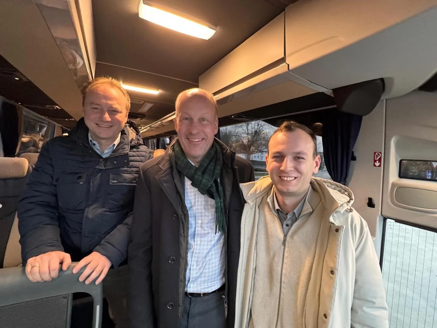 Bustour mit unserem B&uuml;rgermeister Klaus F&ouml;rster, Martin Sailer, Landrat und Stadtrat Johannes B&ouml;gler zu den wichtige Stationen der Stadtentwicklung. Dabei waren unter anderem Kinderg&auml;rten, die Wertachklinik in Bobingen und der Bru