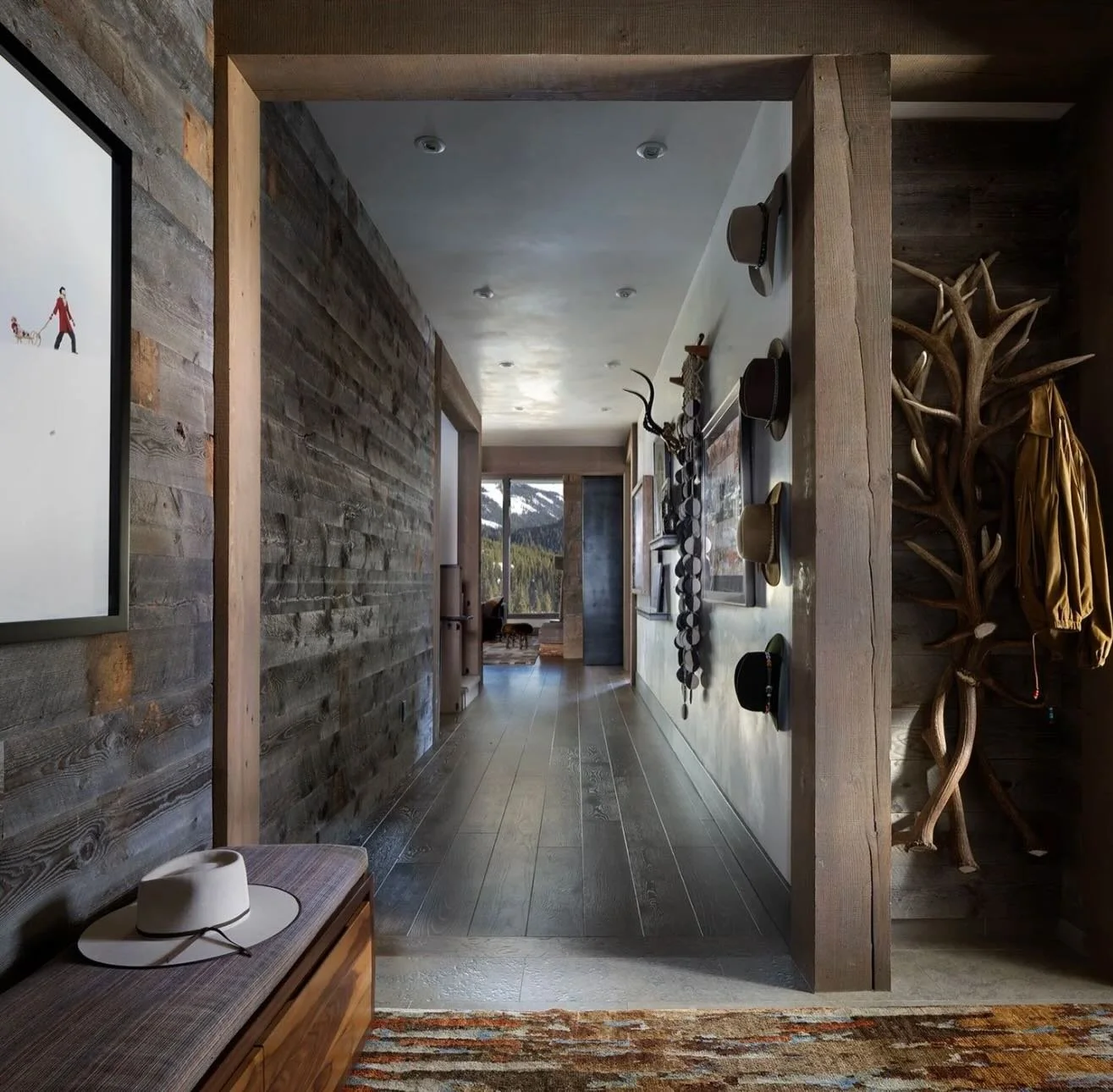 Modern mountain living at its finest. Warm wood, rich texture, and timeless details&mdash;designed to feel as grounded as the landscape that surrounds it. 📍 Yellowstone Club, Montana

Designer @rebeccaloewkeinteriors