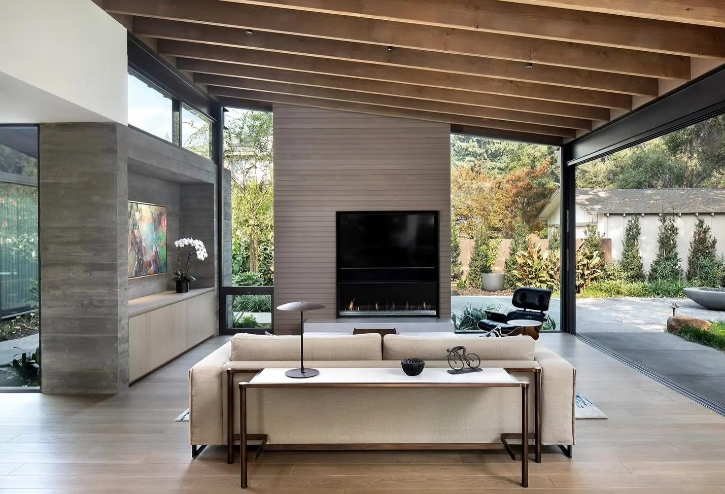 Natural light.
Warm oak.
Indoor-outdoor living at its finest.

From wide plank floors to floating stairs, every detail was designed to flow.

Builder: @mjkhomesinc 
Designer: @pamelapenningtonstudios 
Architect: @arcanumarchitecture