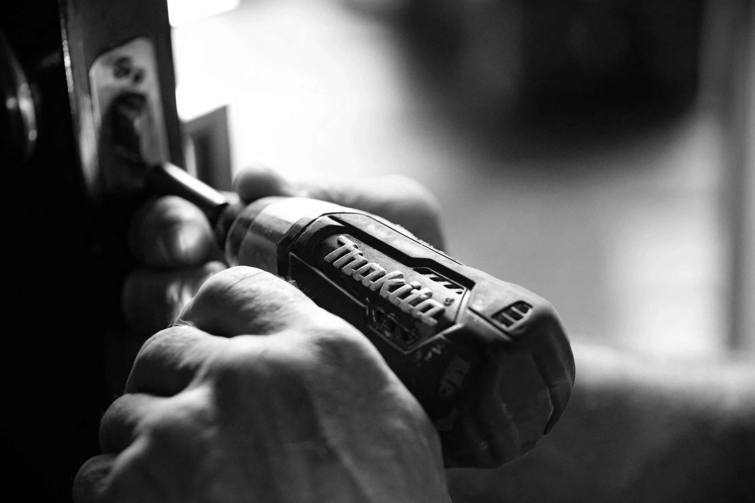 Installation phase assembling and finishing a modular fitness space