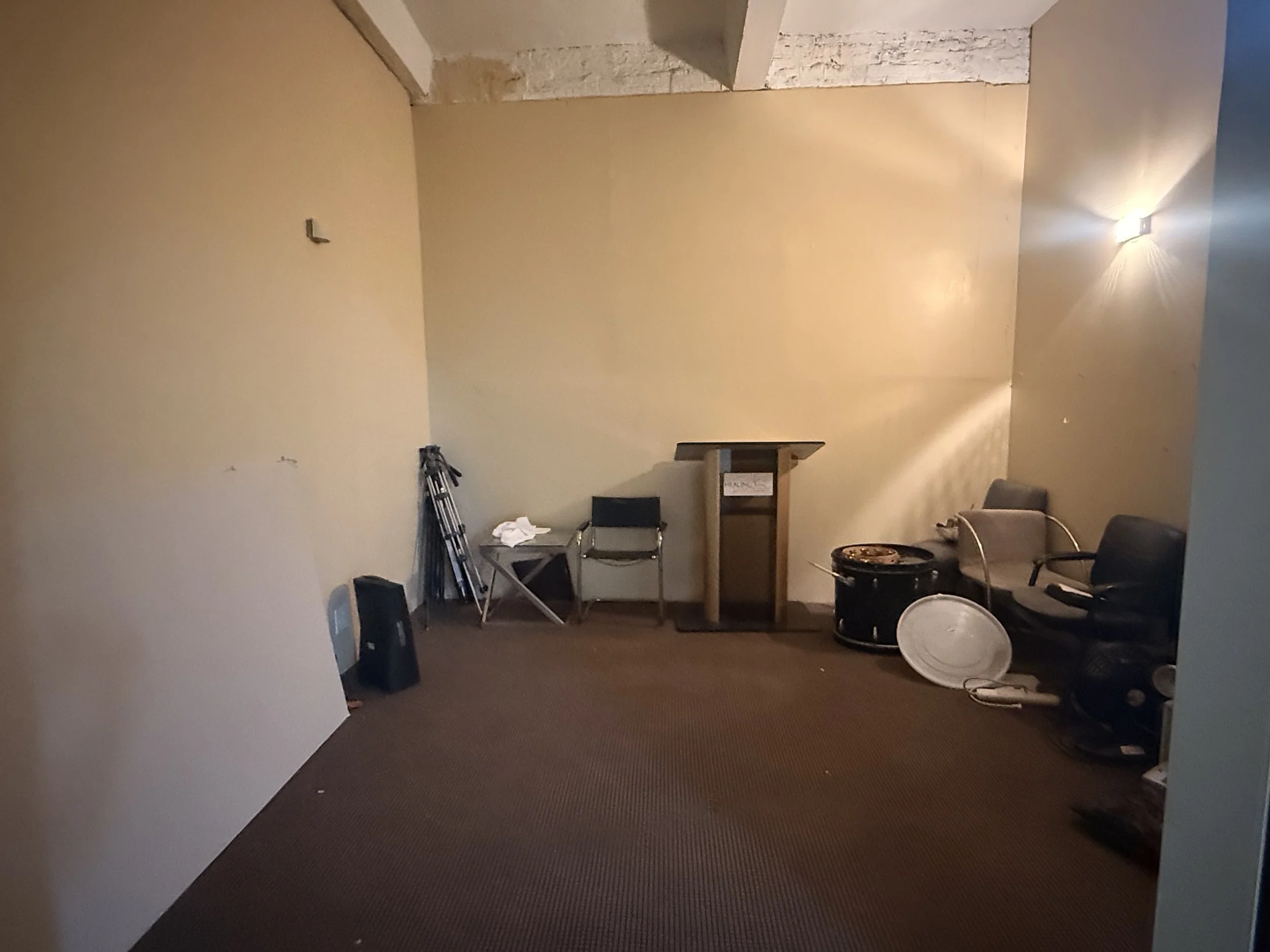 vacant-church-space-side-room-2.jpeg