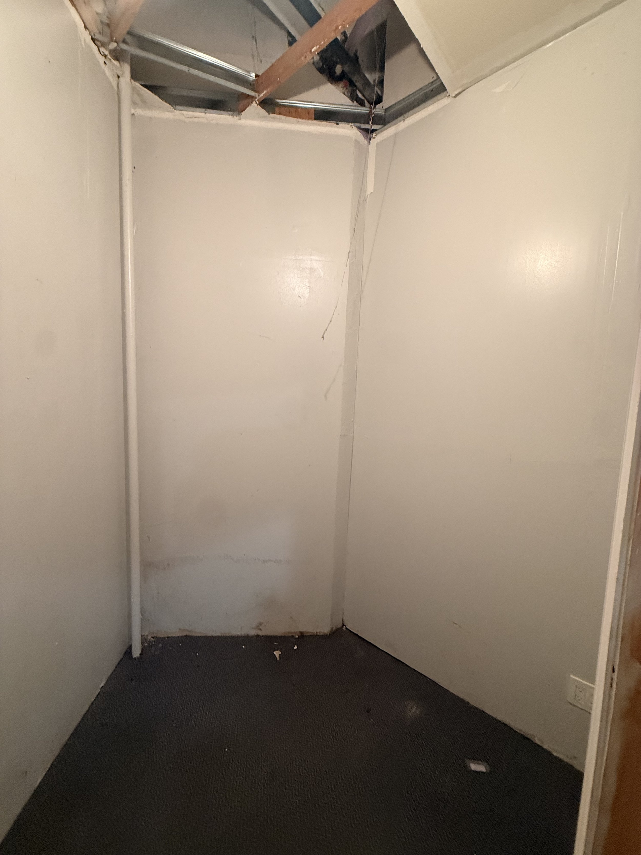 vacant-space-side-room-3.jpeg