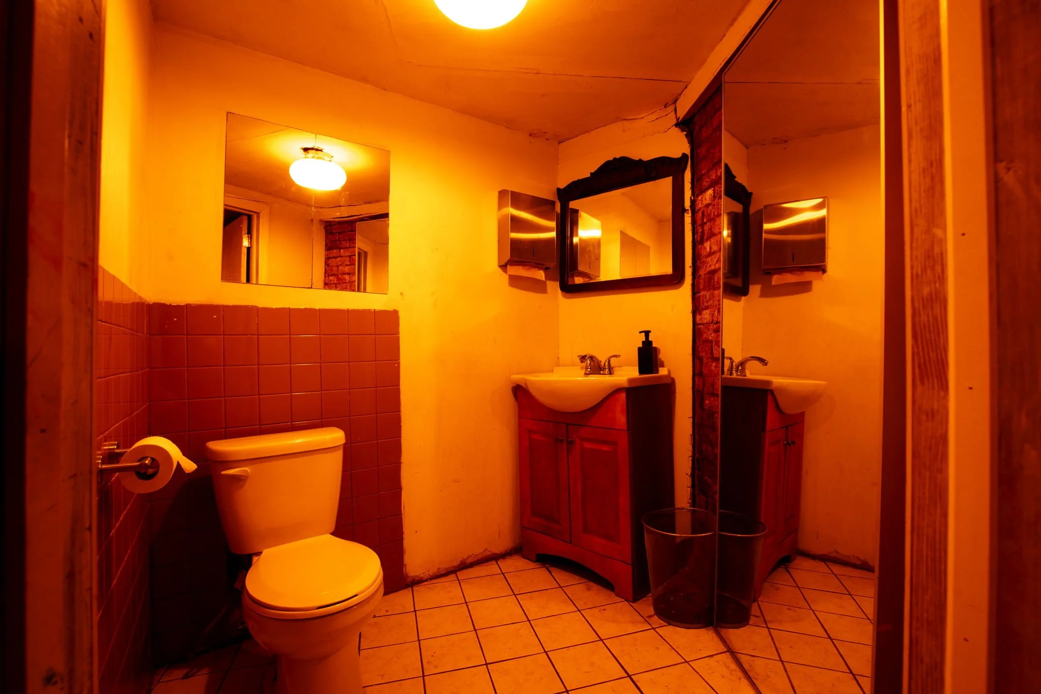 moody-bathroom-brooklyn.jpg