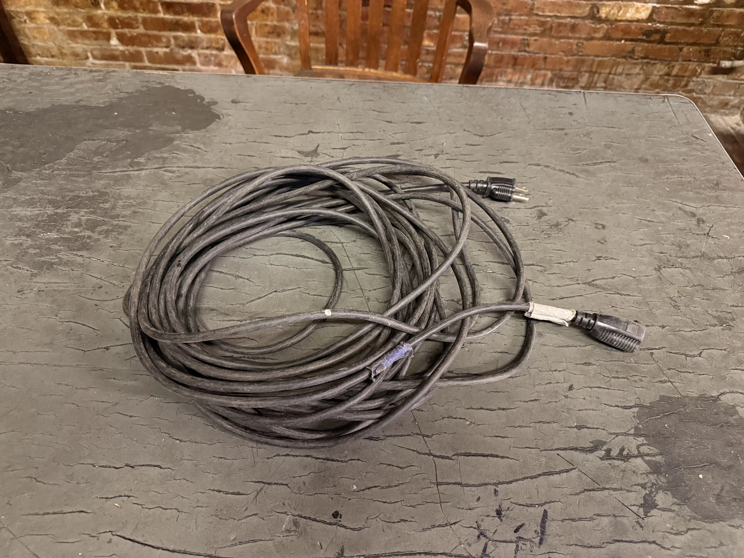 Extension cord / stinger / power cable