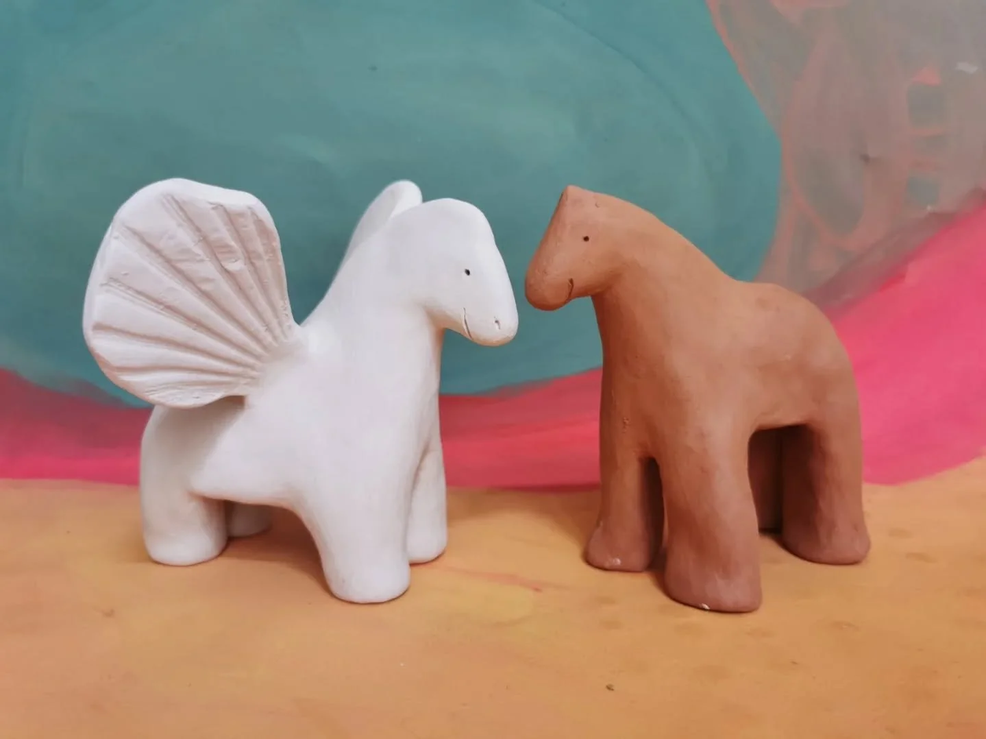 Horse with wings, Horse without wings
11 cm x 12 cm
white and red clay

#horsesculptures #ceramics #horsewithwings #madeinportugal