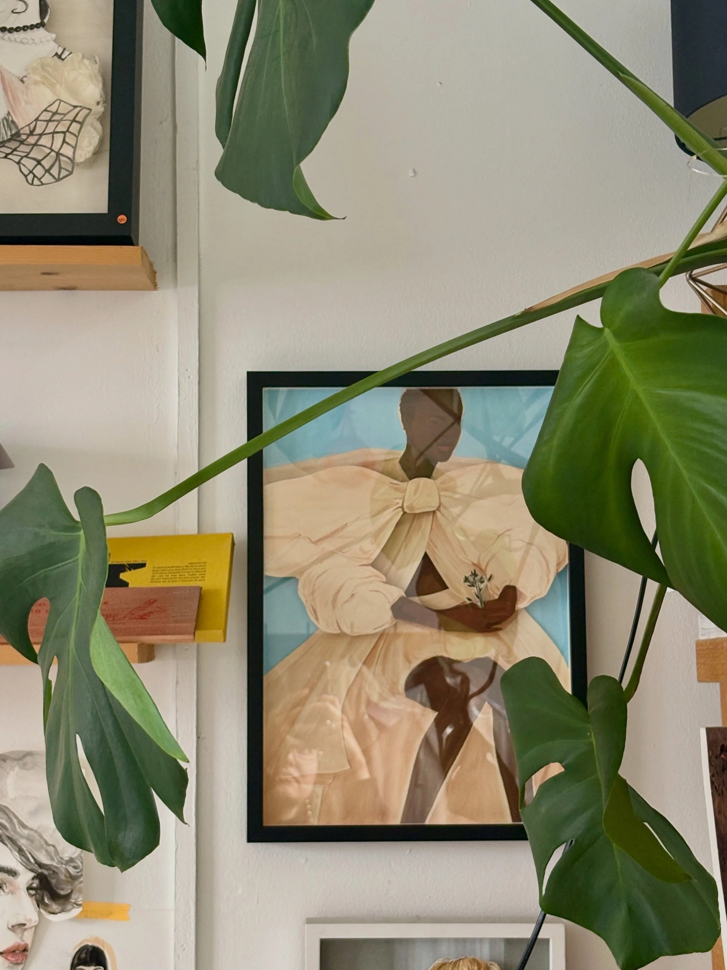 Things in the studio: stuff I&rsquo;ve collected over the years. The longer I&rsquo;m here, the more I realise that the studio is a sacred place and needs to be filled with things that inspire and motivate you 🤎 @agathrenard 📸