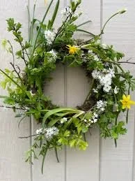 Create a Living Wreath for Spring