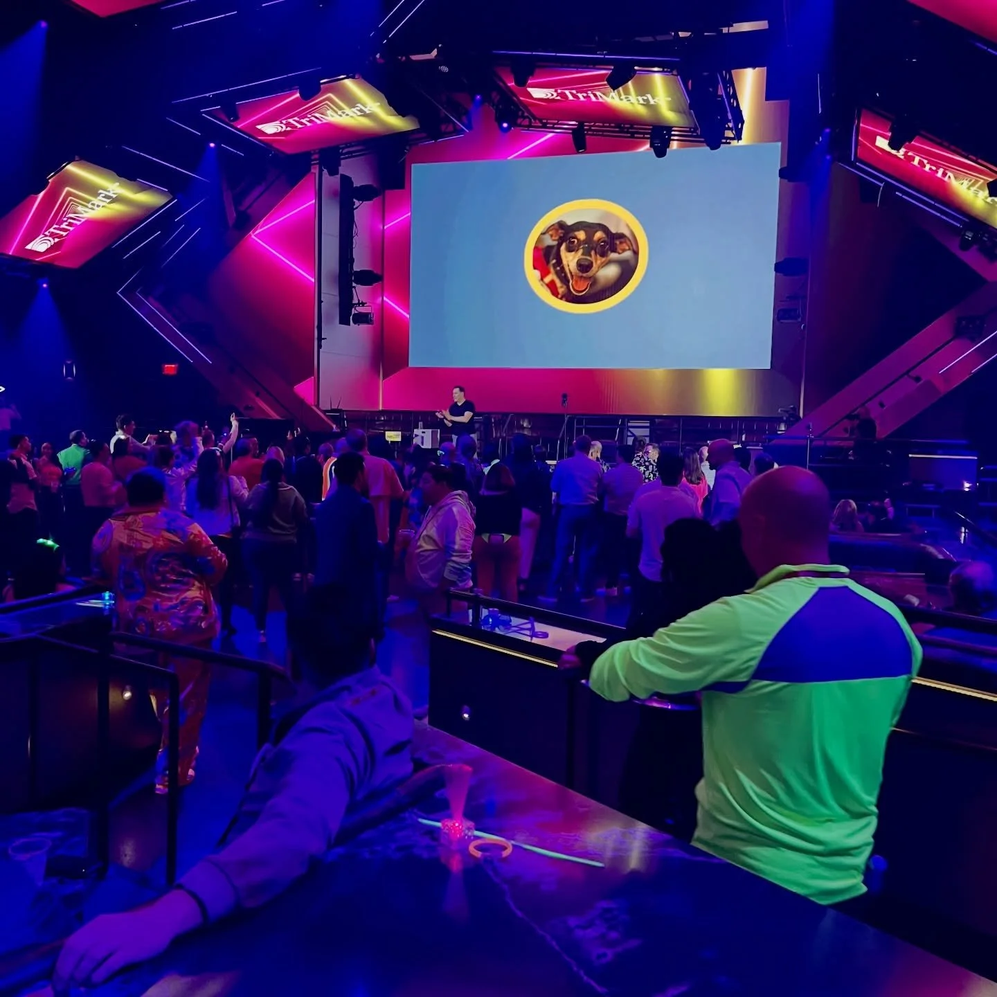 Magics in a Vegas night club earlier this week. Thank you @jeffcivillico for the sweet shots!