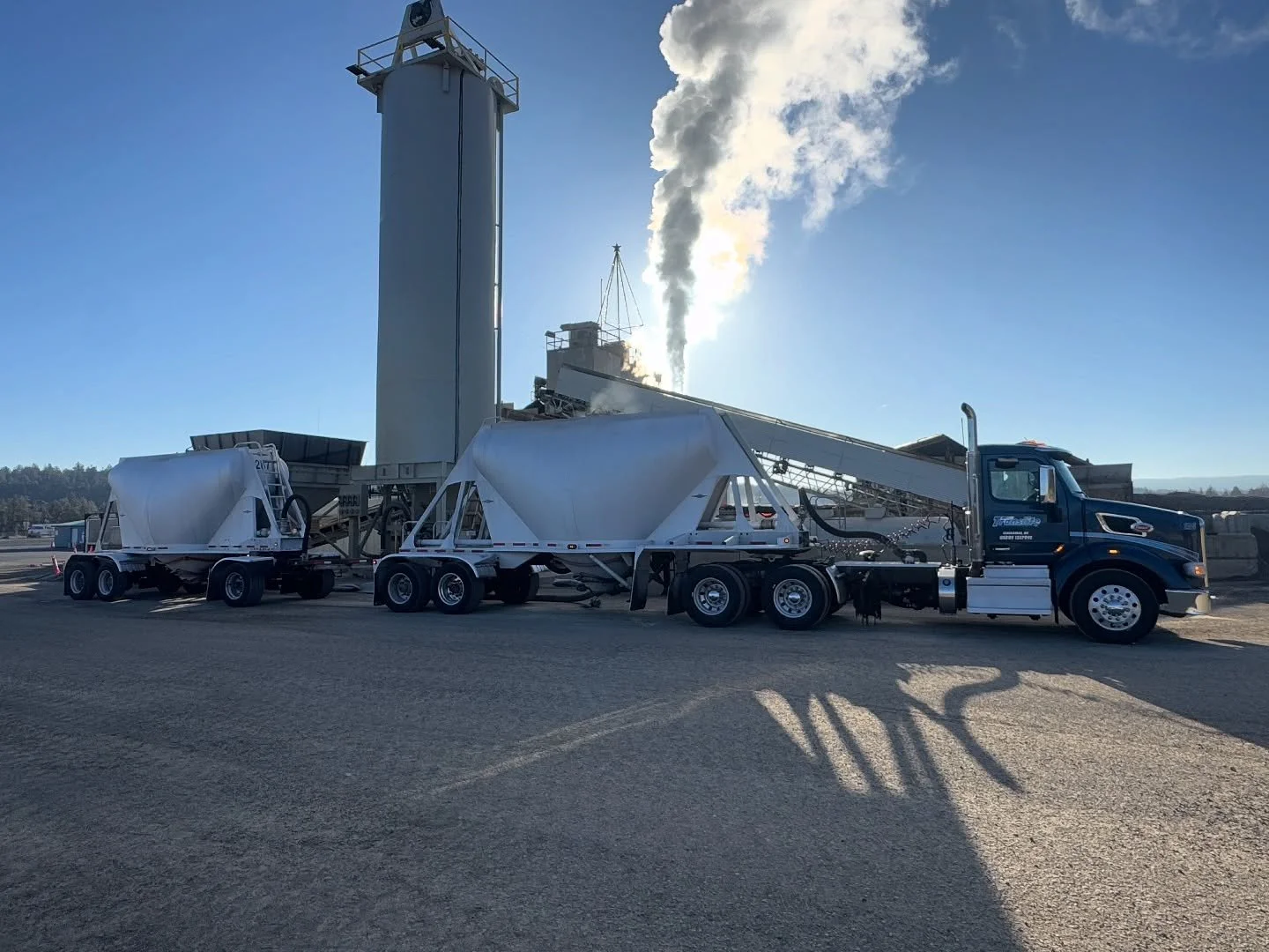 In case you haven&rsquo;t spotted it from the highway at night, @lifeatknife places a Christmas tree on top of their Tumalo batch plant every year! 🎄🎅🏼