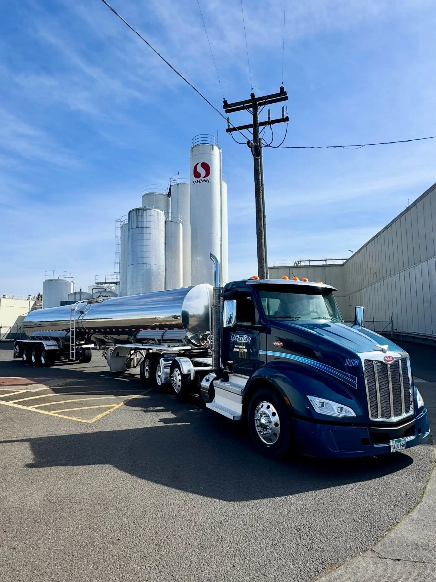 There are roughly 133,953 creamy glasses of @safeway milk in that tiny little tanker of ours!