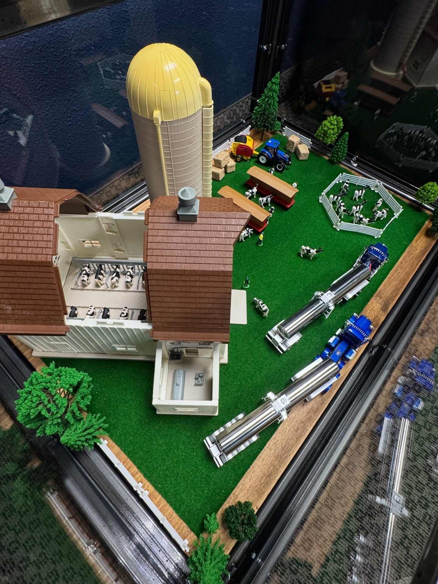 Our lobby needed a little refresh! 

Check out the detail in this hand-built farm display coffee table 🐄 🚜

If you were lucky enough to sit in the old black couch that used to occupy this space, you&rsquo;ll greatly appreciate the new chairs and up