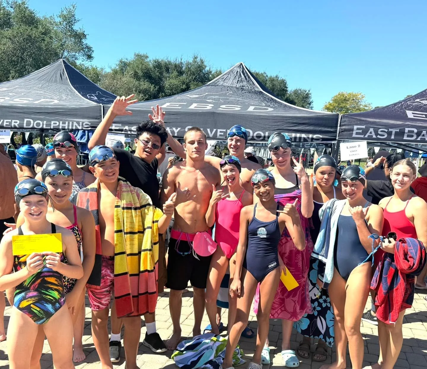 At today’s meet our swimmers got the chance to swim relays. They swam fast and did an amazing job. Way to go Seawolves!!