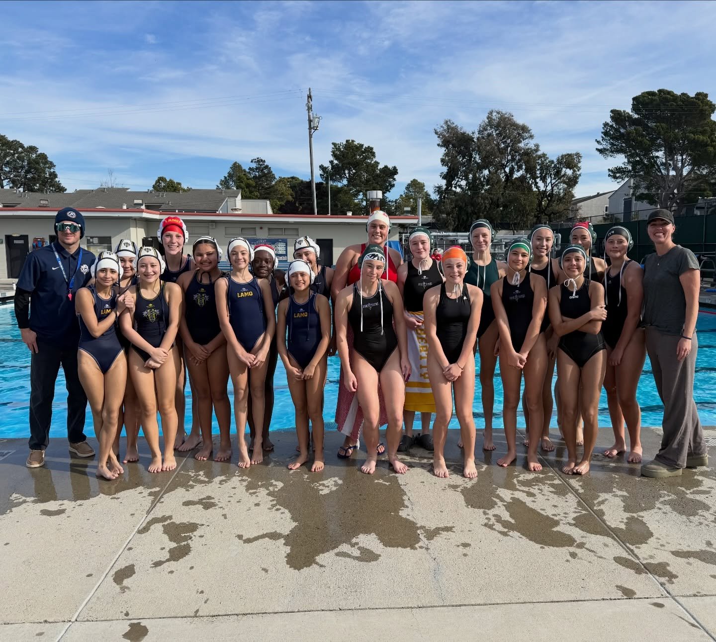 Great scrimmage!

Thanks again!!! @alamedawaterpolo 

#waterpolo #girlswaterpolo #girlsinsports