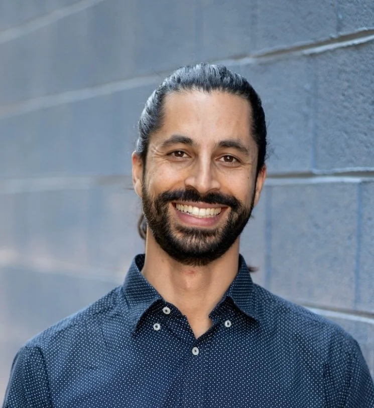 Synergizing Coaching + Psychotherapy: A Conversation with Arian Mahini &amp; Dr. Yakov Barton