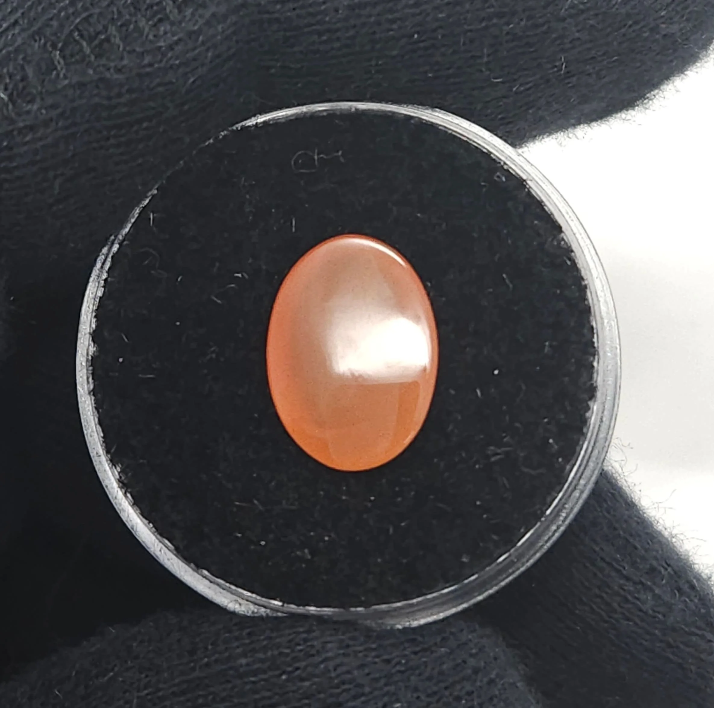 Carnelian-Agate-oval-cabochon-3ct-bottom.jpg