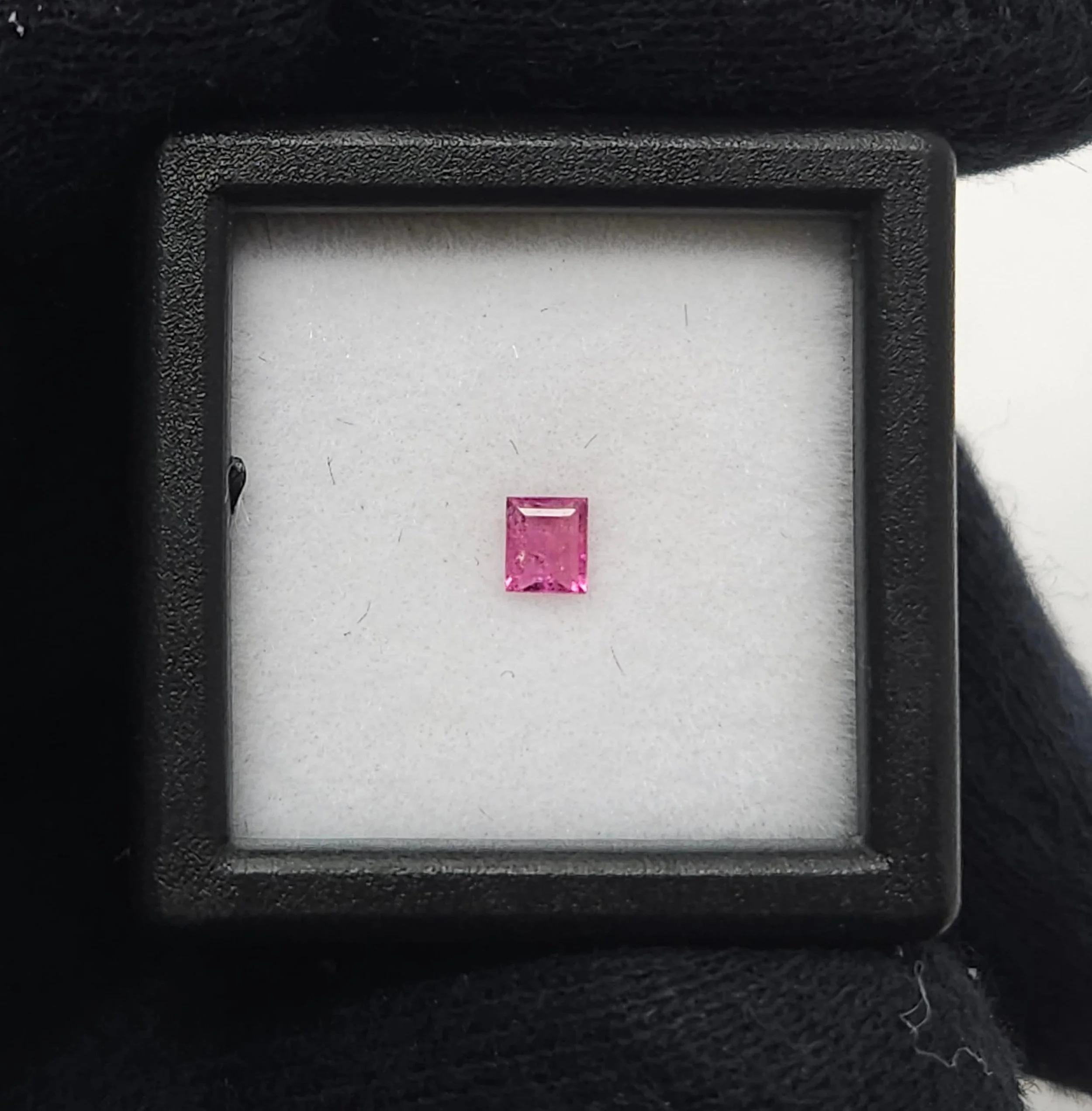 Exquisite 0.1ct Red Beryl Bixbite