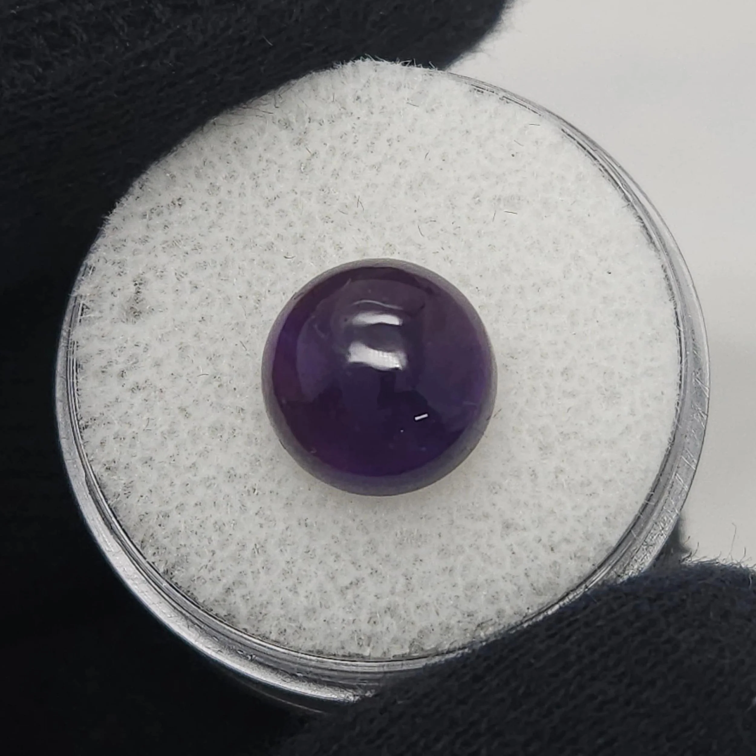four-peaks-amethyst-round-cabochon-5ct.jpg