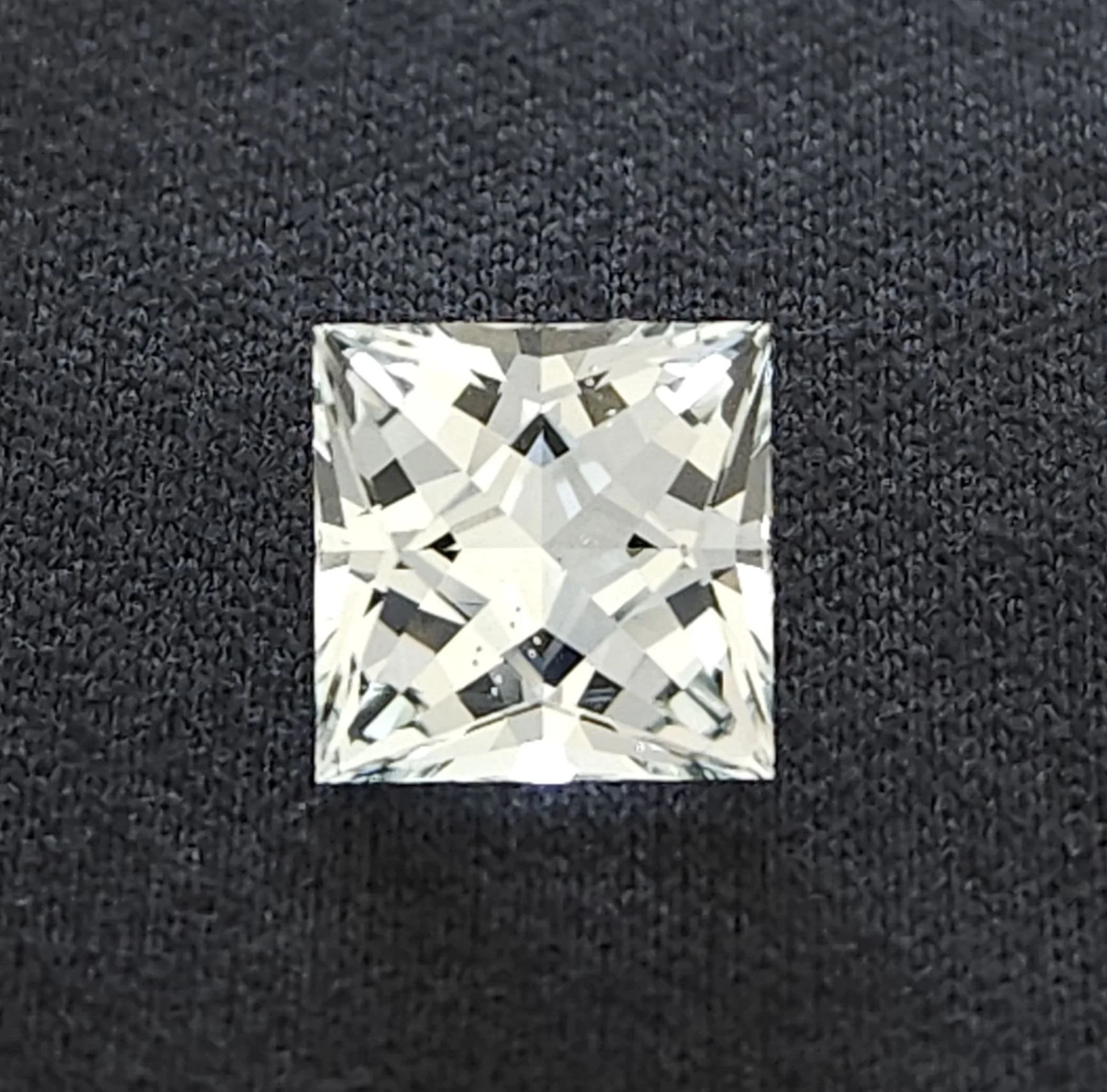 Natural Topaz Gemstone 2.66ct - Slight Blue Hue #283